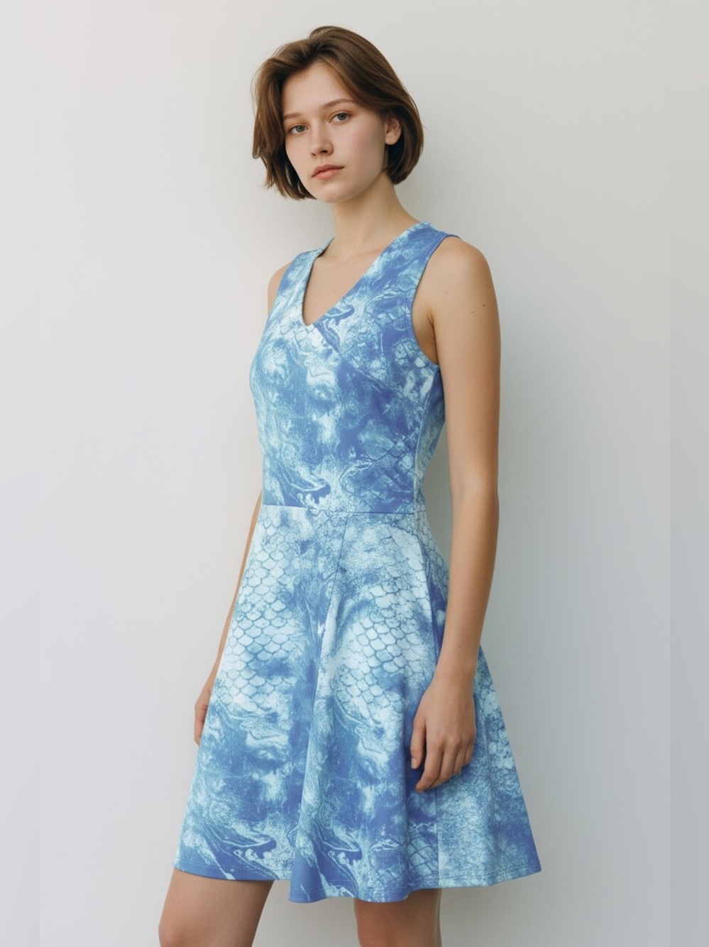 Silver Bait Scale Print V Neck Sleeveless Performance Dress UPF 50 Size M